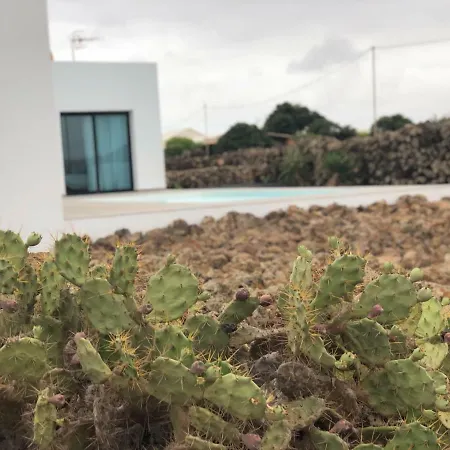 Montana Colorada * Lajares